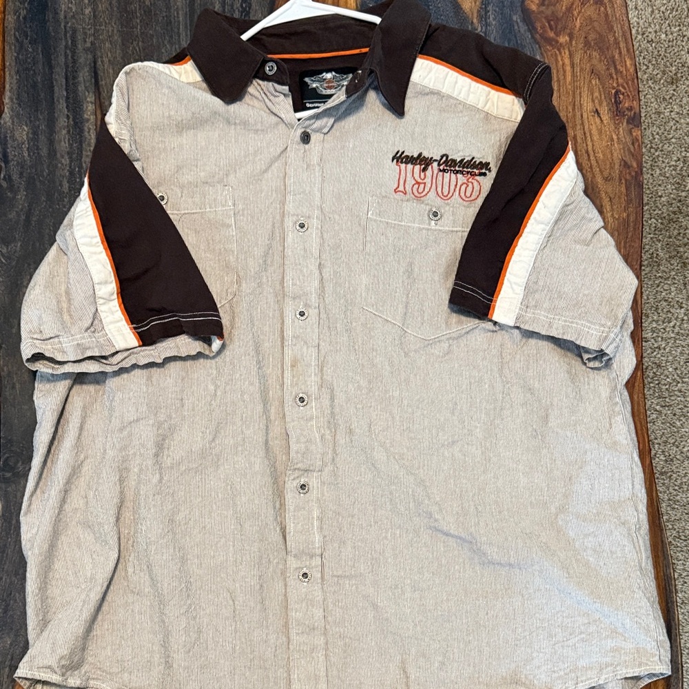 Harley-Davidson Men's Beige and Black Button Down Shirt